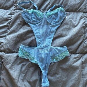 Auden Blue and Green Lace Bra Set